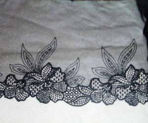 motif broderie noire