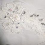 motif broderie avec perles