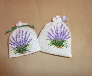 motif broderie lavande