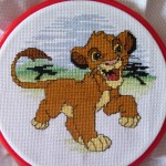 grille broderie roi lion