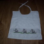 modèle broderie bavoir