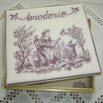 modèle broderie pour couvrir une boite en cartonnage