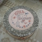 modèle broderie pour couvrir une boite en cartonnage