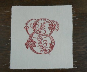 modèle broderie rouge