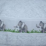 grille broderie elephant