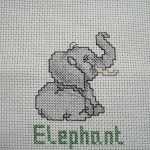 grille broderie elephant