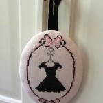 grille broderie la petite robe noire