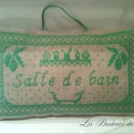 grille broderie salle de bain