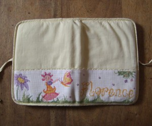 modèle broderie carnet de sante