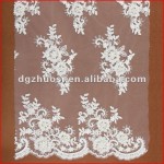 modèle broderie moderne