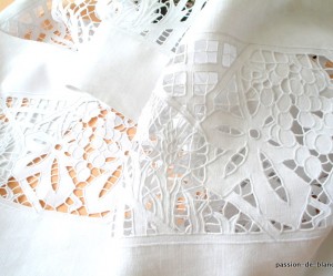 modèle broderie richelieu machine