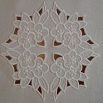 modèle broderie richelieu machine