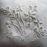 modèle broderie blanche