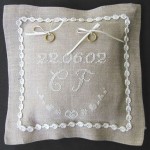 modèle broderie coussin de mariage