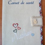 modèle broderie pour carnet de santé