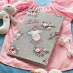 modèle broderie pour carnet de santé