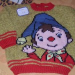 grille broderie sur tricot