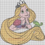 grille broderie sur tricot