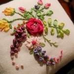 modèle broderie au ruban de soie