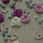 modèle broderie au ruban de soie